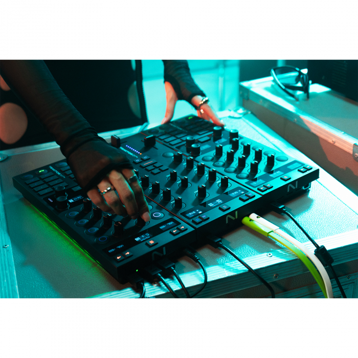 Native Instruments Traktor Kontrol Z1 Mk2 [17]