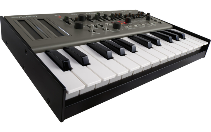 Roland SH 01A [5]