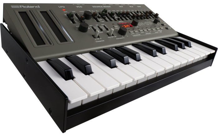 Roland SH 01A [12]