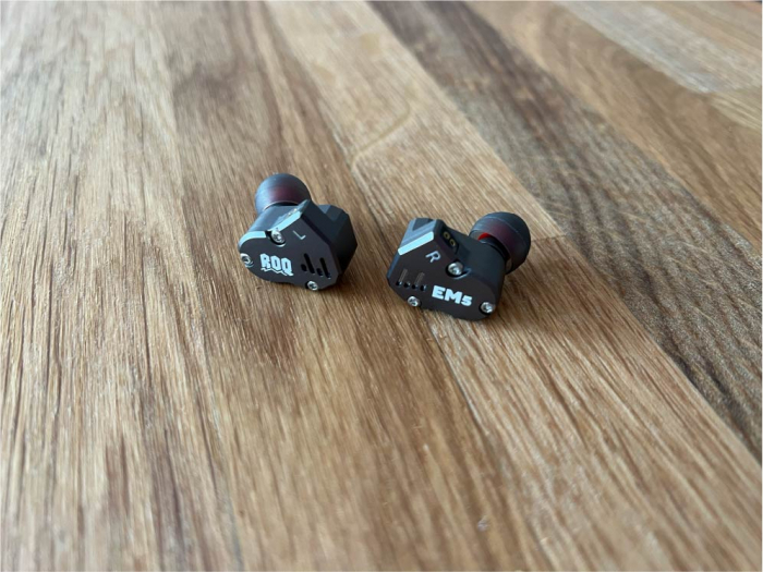 ROQ Audio EM5 In-ear Stage Monitors [9]