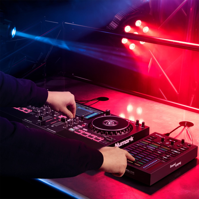 SoundSwitch Control One [10]