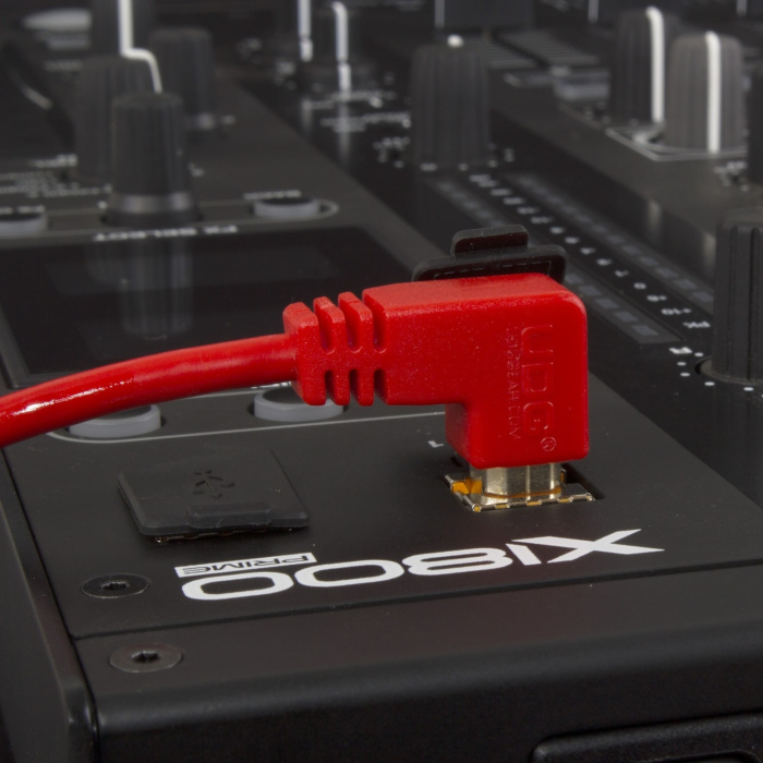 UDG Ultimate 1m Cable USB 2.0 Red Angled [7]