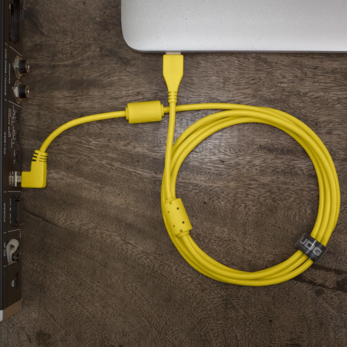 UDG Ultimate 3m Cable USB 2.0 Yellow Angled [7]