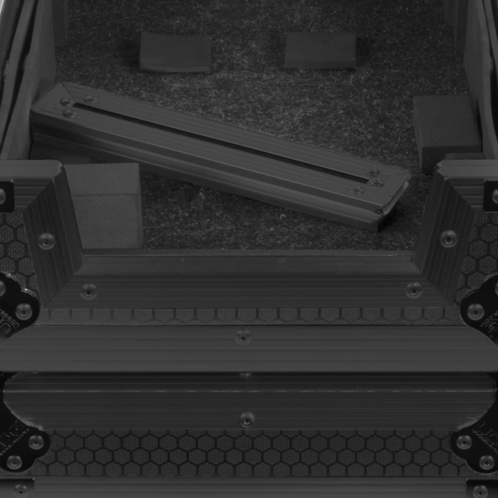 UDG Ultimate Flight Case Multi Format CDJ/ Mixer II Plus (Trolley & Wheels) [6]
