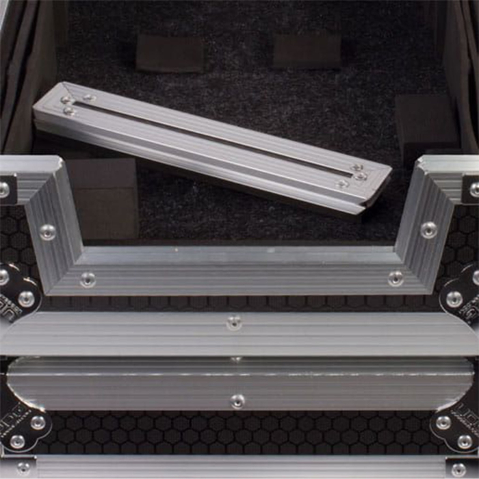 UDG Ultimate Flight Case Multi Format CDJ/MIXER Silver MK3 [6]