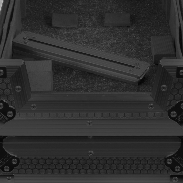 UDG Ultimate Flight Case MultiFormat XL Black Plus (Laptop Shelf, Trolley & Wheels) [7]