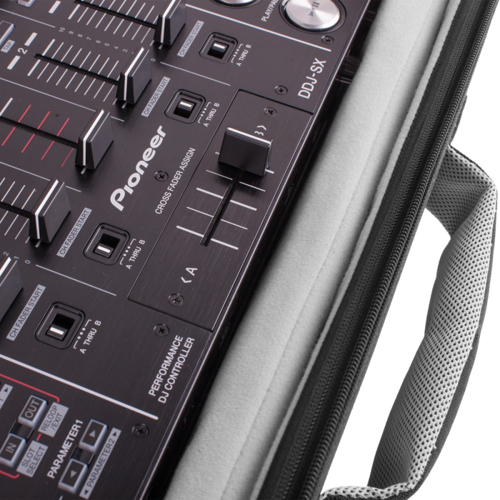 UDG Urbanite MIDI Controller Flight Bag L [2]