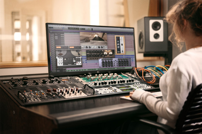 Universal Audio Apollo x8 Gen 2 Essentials+ Edition [8]
