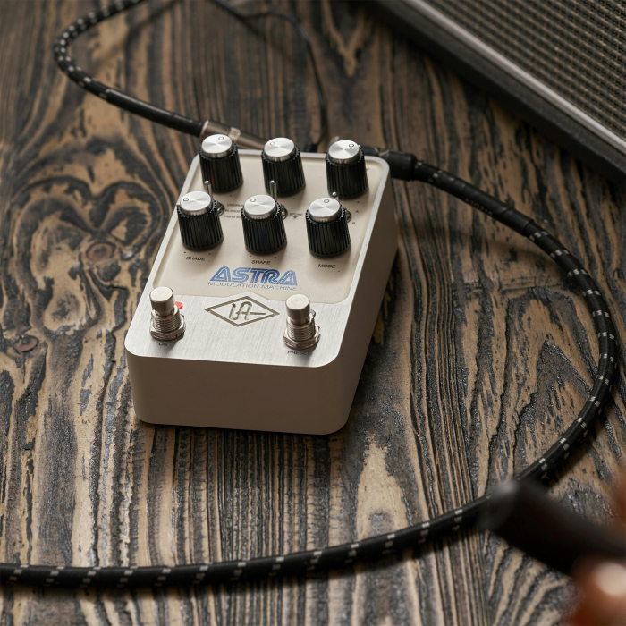 Universal Audio UAFX Astra Modulation Pedal [9]