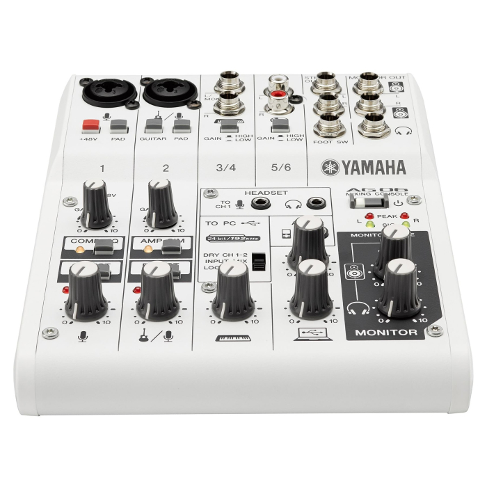 Yamaha AG06 [4]