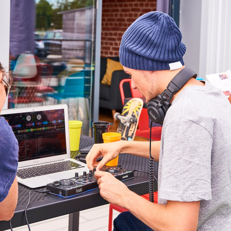 Hercules DJ Control Starlight [11]