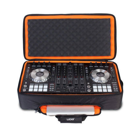 UDG Ultimate MIDI Controller Backpack Large Black/Orange Inside MK2 [2]