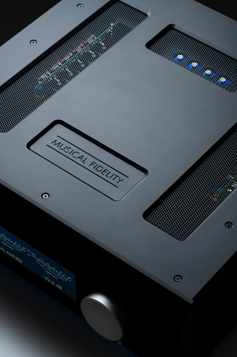 MUSICAL FIDELITY NU-VISTA 800.2 [3]