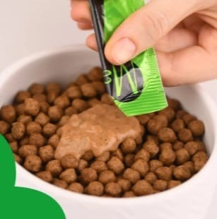 Mavsy goulash de curcan pe un pat de spanac cu aloew [1]