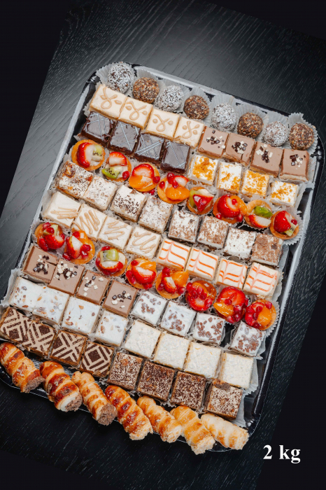 Prăjituri în asortiment [8]