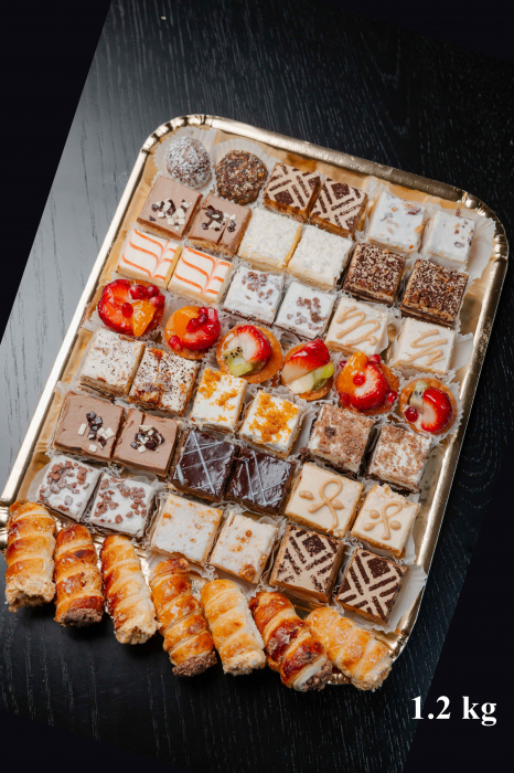 Prăjituri în asortiment [6]