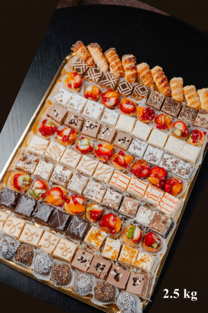 Prăjituri în asortiment [8]