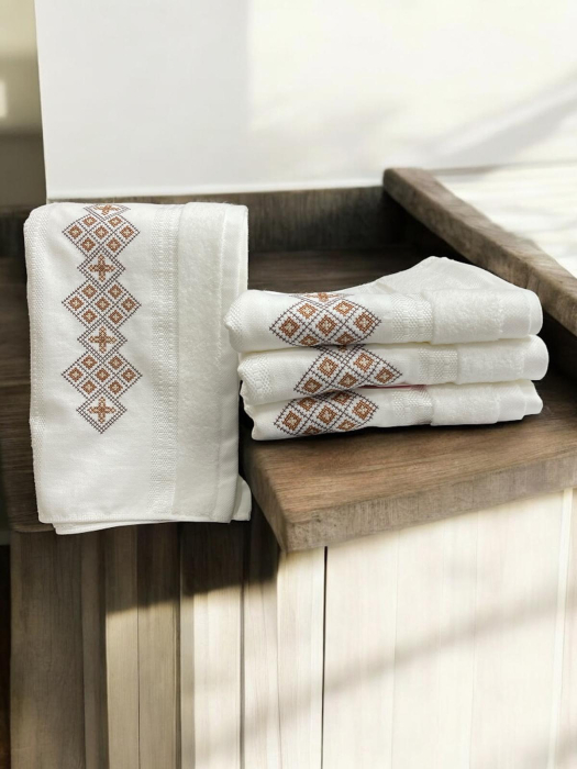 Set 2 Prosoape Grofate cu model Traditional / Etnic, 50 x 90 cm Bumbac 100 % Catifelat, Alb Crem Maro [2]