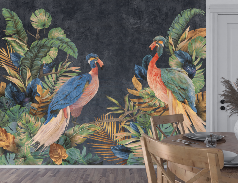 Fototapet fără îmbinări cu un design exotic de păsări colorate și vegetație luxuriantă, ideal pentru living. Fundalul întunecat scoate în evidență culorile vibrante ale păsărilor și plantelor, creând un decor spectaculos și plin de viață. [1]
