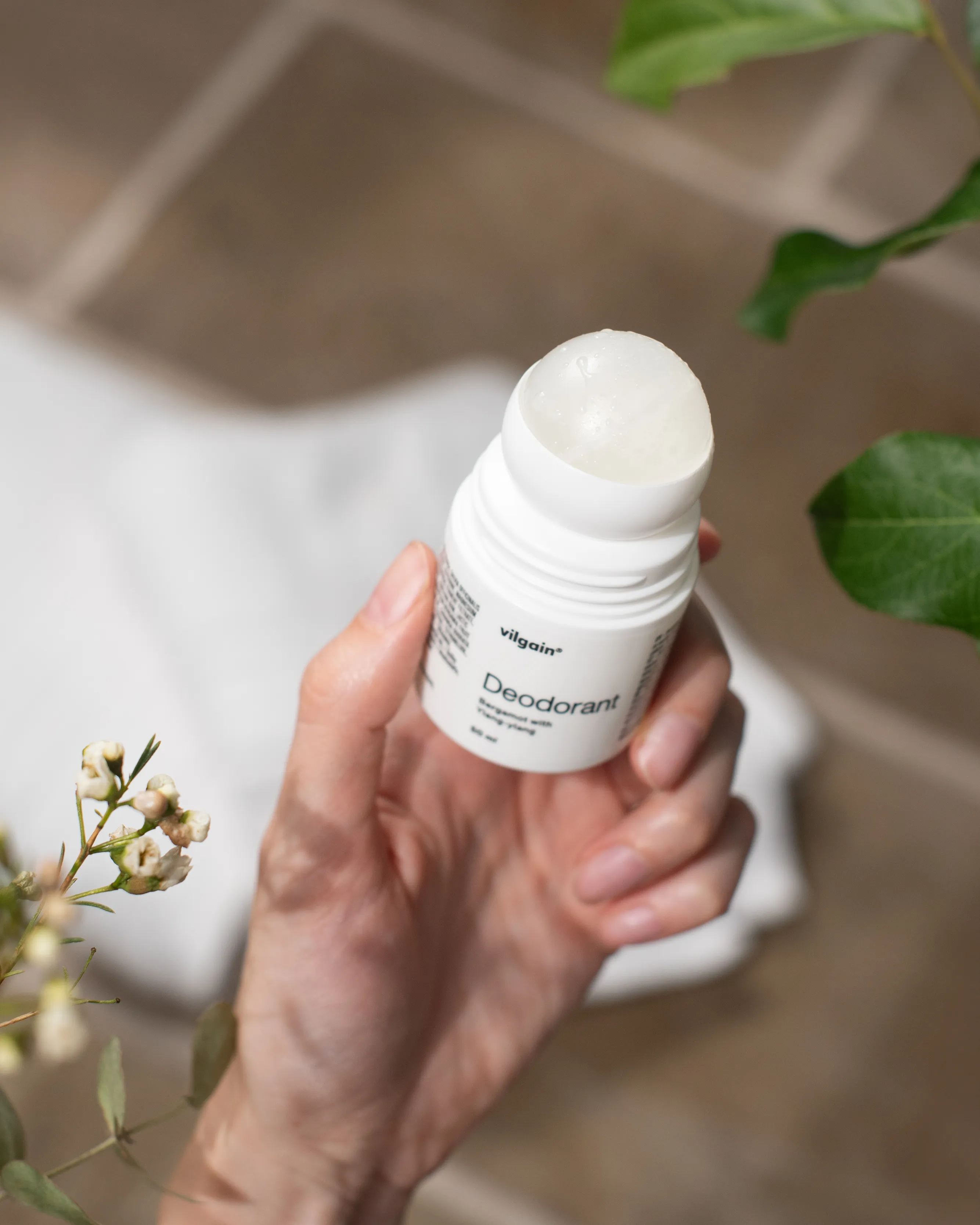 Deodorant 100% natural, în ambalaj roll‑on, nu usucă și nu irită pielea [2]