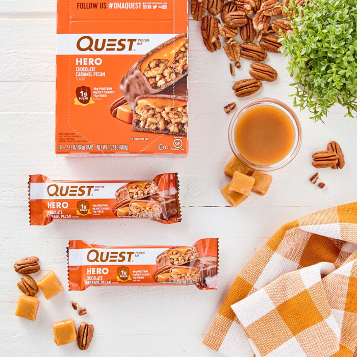 Quest Hero Crispy Baton Proteic Cu Aroma De Ciocolata, Nuci Pecan Si Caramel, 60 G [8]
