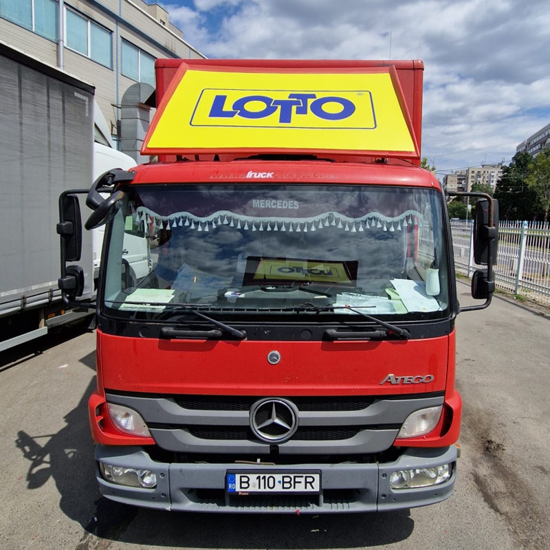 Colantare paravânt camion cu logo