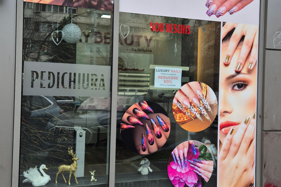 Colantare Vitrina Beauty Salon