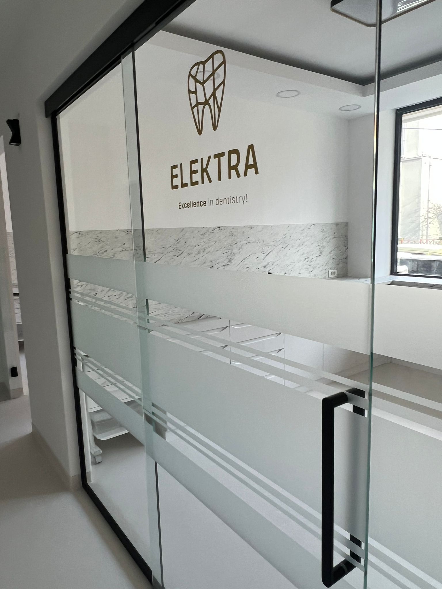 Branding perete - grafica corporate