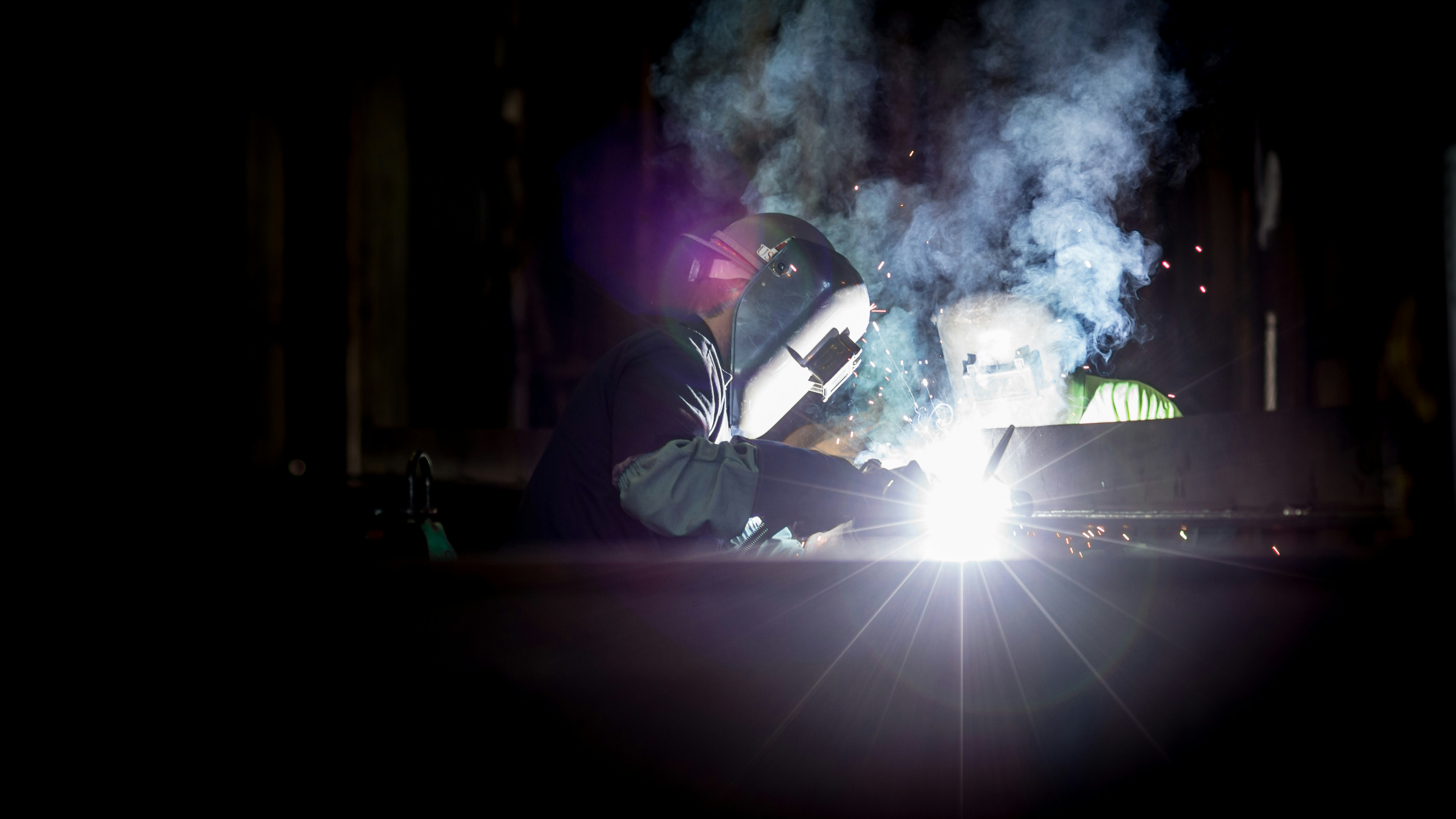 De ce alegem sudura MIG-MAG pentru suporturi, colțare și structuri metalice?