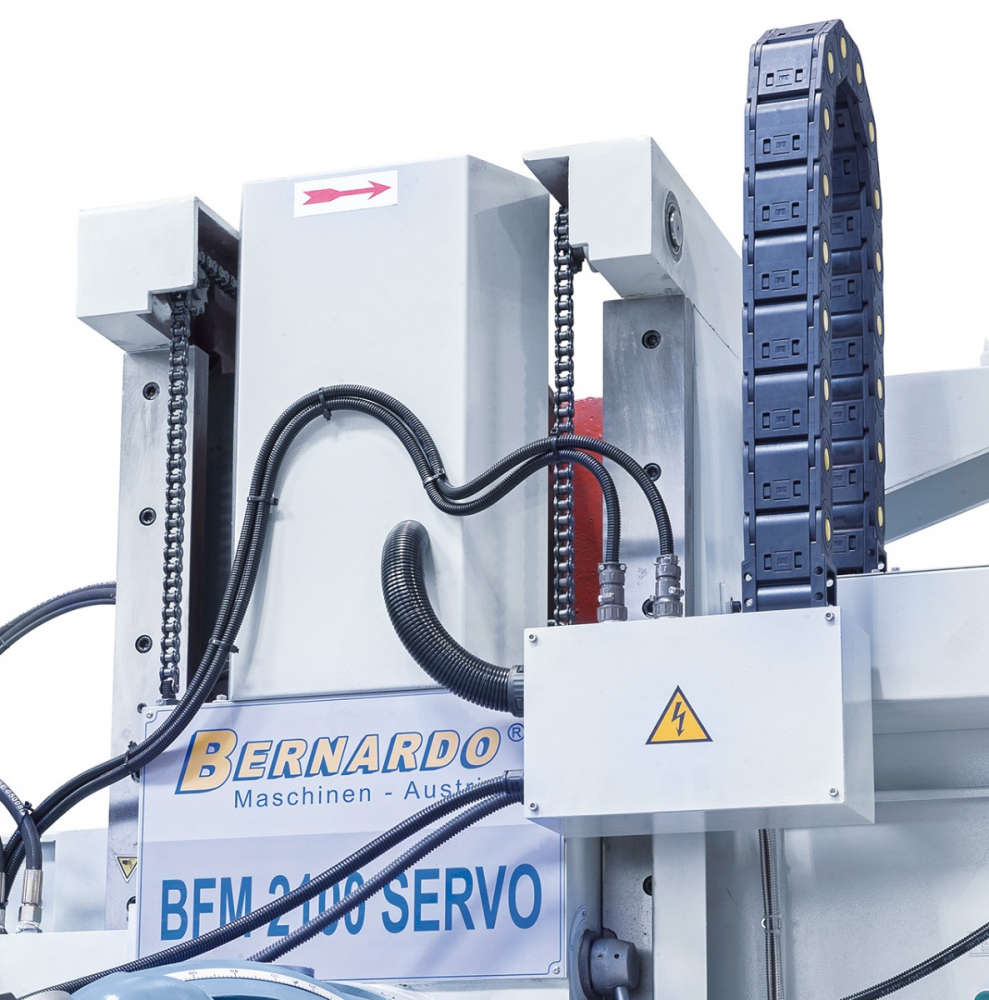 Masina de frezat cu batiu Bernardo BFM 2100 Servo cu indicator de pozitie 3-axe ES-12 H [15]