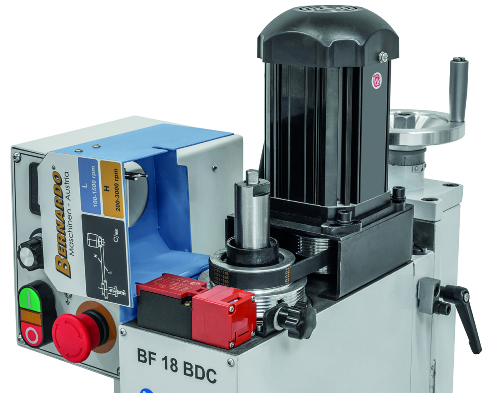 Masina de gaurit si frezat Bernardo BF 18 BDC cu indicator de poziţie 3-axe DT 40 [9]