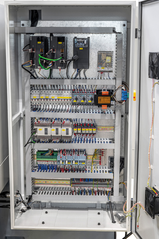 Masina de rectificat universala URS 32100 PLC [5]