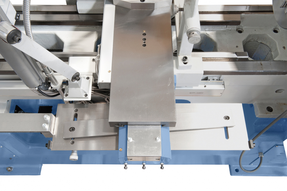 Strung industrial universal Bernardo TITAN 800 x 3000 cu cititor digital pe 3 axe [10]
