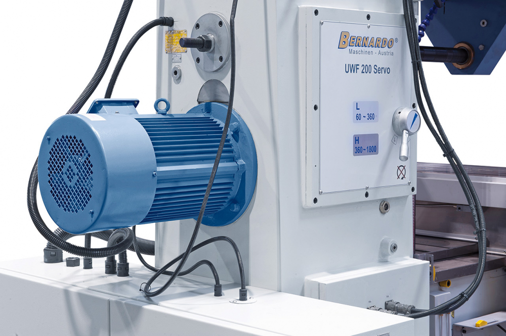 Masina de frezat universala Bernardo UWF 200 Servo [17]