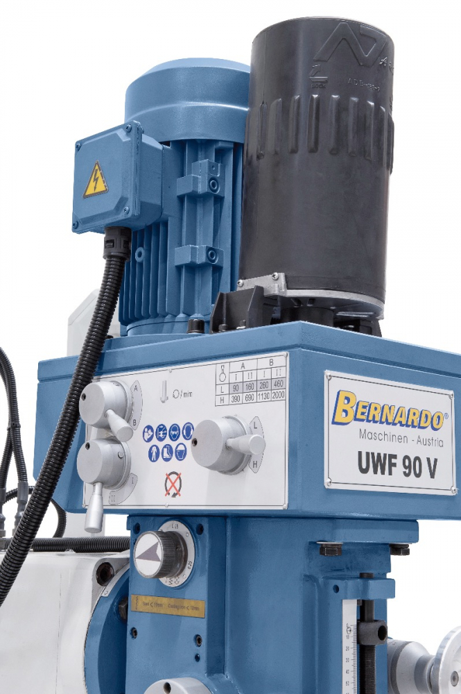 Masina de frezat universala Bernardo UWF 90 V cu sistem de prindere pneumatica [11]