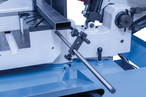 Ferastrau semi-automat pentru metal cu taiere cu mitra dubla Bernardo DGS 460 HV [17]