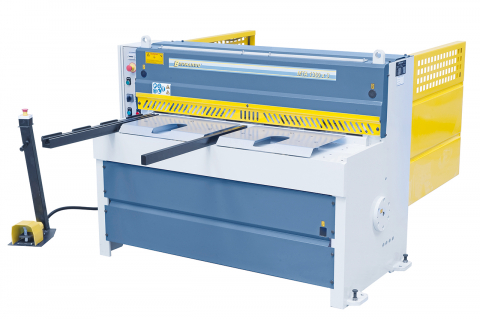 Ghilotine industriale cu motor - Foarfeca ghilotina motorizata MTA 1360 x 3