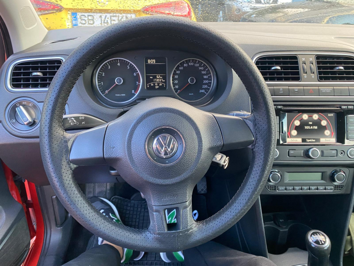 Husa pentru volan din piele perforata, universala, marimea M 41cm, culoare BEJ + ata BEJ si ac [13]