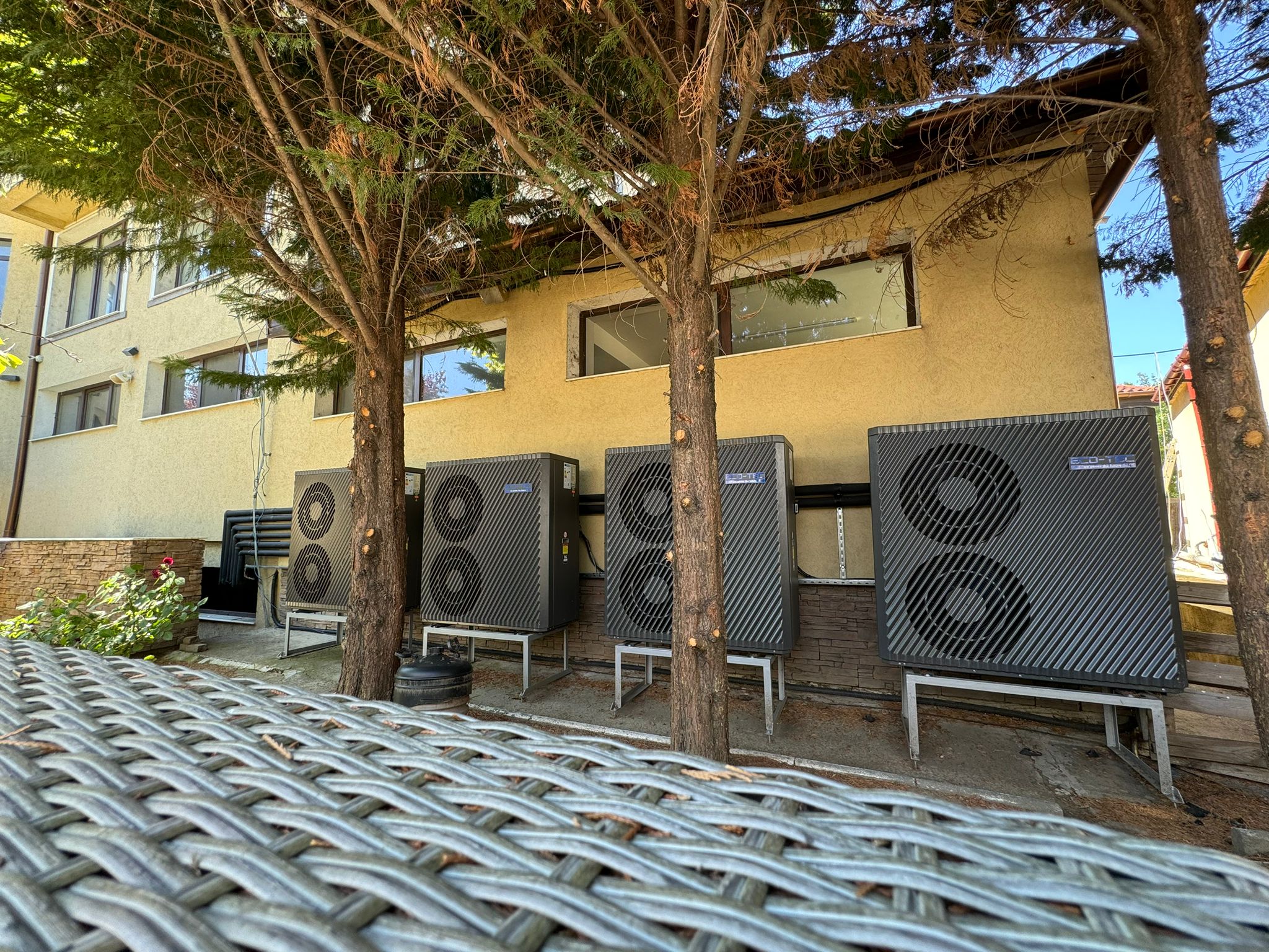 ECO-TEC Transformă Confortul și Economia Pensiunii Tale - 4 Pompe de Căldură Instalate la pensiune