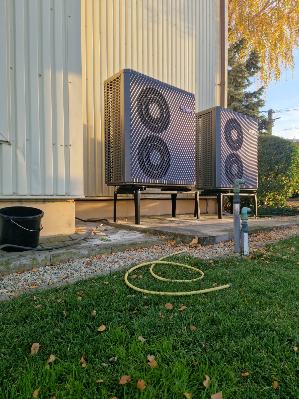 Eficiență Maximă cu ECO-TEC: Cum Am Înlocuit un Chiller cu Două Pompe de Căldură ECO-TEC de 22 kW cu R290