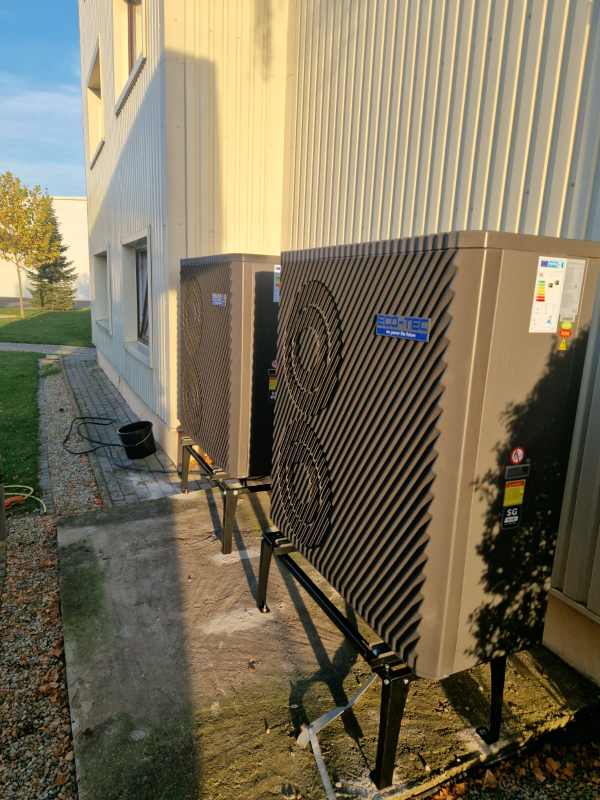 Pompe de Căldură ECO-TEC 22 kW 3