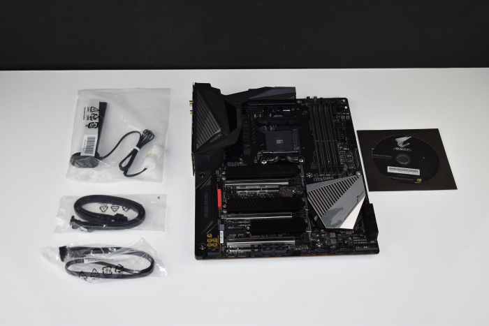 GIGABYTE X570 AORUS Master Placă de bază cu VRM Digital Direct 14 Phase Infineon, Triple PCIe 4.0 M.2 cu Protecții Termice, Intel WiFi 6 802.11ax, ESS Sabre HiFi 9118, 2.5GbE+1GbE LAN -CU PARTICULARIT [8]
