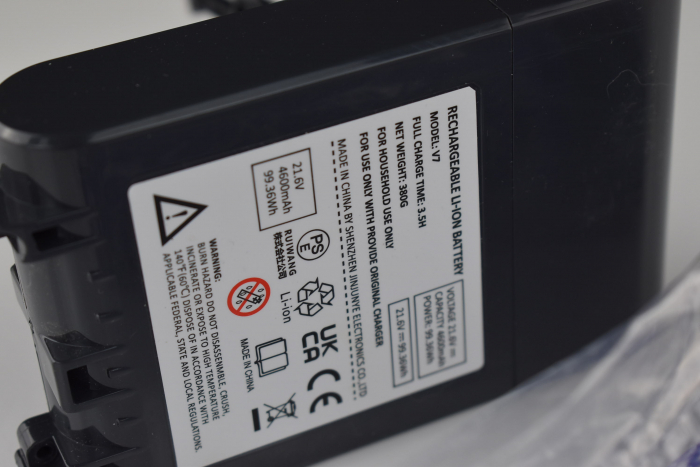 Acumulator Morpilot este compatibilă cu aspiratoarele Dyson V7 SV11 Animal, Motorhead, Pro, Trigger+, Fluffy, Matress Plus și include 2 filtre. 21.6V și 4600mAh [5]