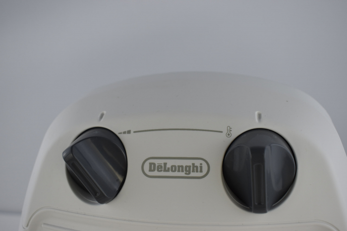 Aerotermă De'Longhi Hva 3220, Verticală, Silențioasă, 2 Nivele de Putere 2000W/1000W,Mâner, Izolație Dublă, Alb [5]
