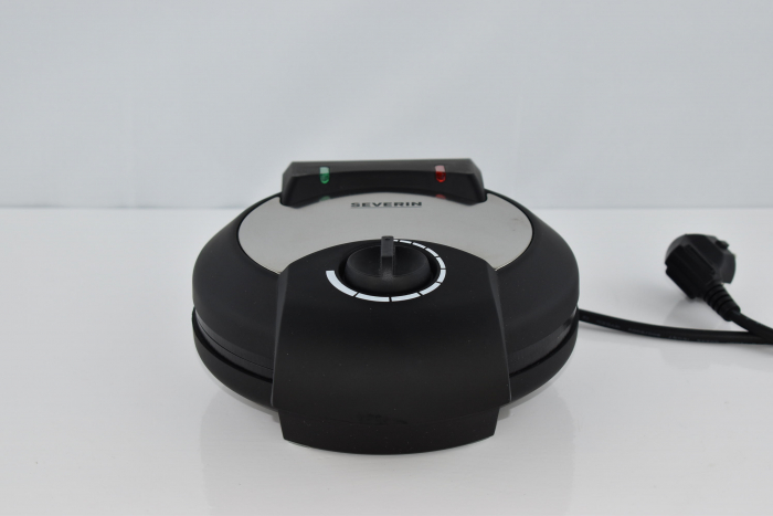 Aparat de făcut vafe SEVERIN, vafe clasice în formă de inimă 1300W - CA NOU [6]