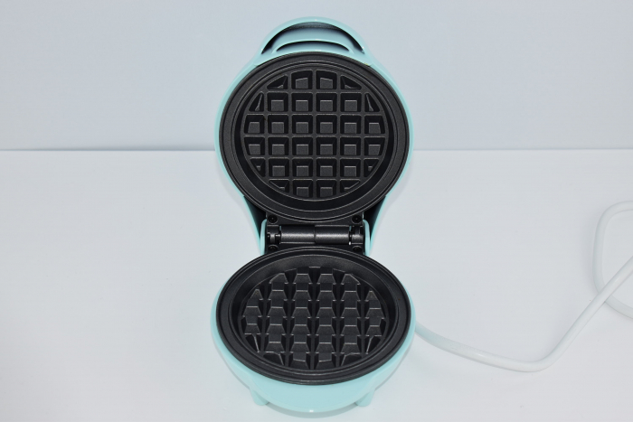 Aparat de mini vafe Bestron diametru 10cm, 550W  - FOARTE BUN [4]