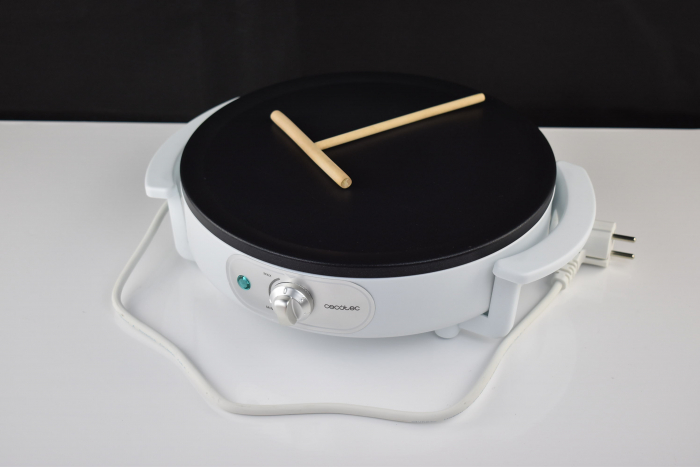 Aparat pentru preparat clătite Cecotec Fun Creepy. Putere 1200W, Acoperire antiaderentă, Role pentru întinderea aluatului și Spatulă, Putere reglabilă, Diametru de 30,5cm -FOARTE BUN [8]