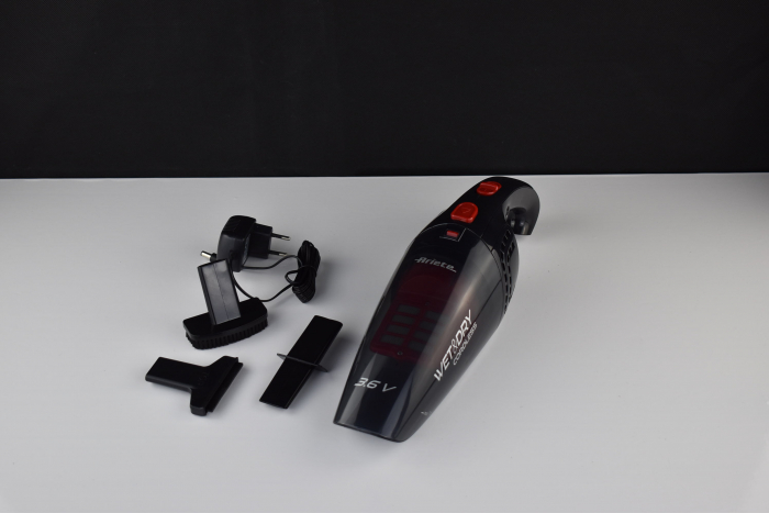 Ariete Aspirator de Mână - 3.6V, Baterie Ni-MH,  Încărcare Rapidă, Filtru HEPA, Rezervor 400 ml - Negru/Roșu - CA NOU [5]