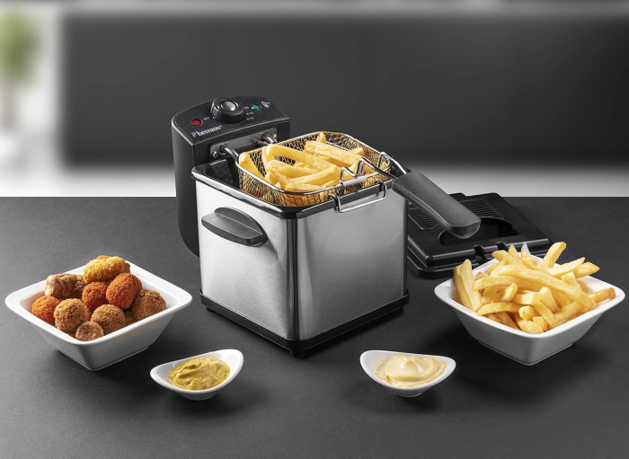 Bestron Friteuză cu Ulei, pentru Cartofi Prăjiți, Pește sau Nuggets, Temperaturii până la 190°C, cu Coș din Oțel Inoxidabil, Fereastră și Filtru de Ulei - FOARTE BUN [5]