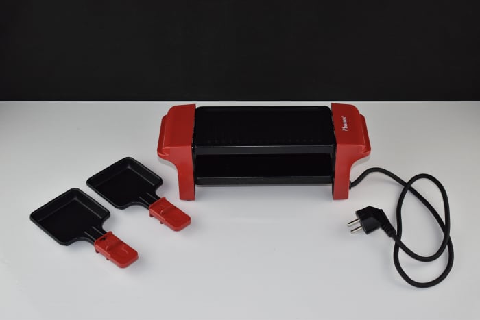 Bestron Raclette pentru 1 până la 2 persoane, mini grătar de masă cu două tăvi și două spatule din lemn, 350W -FOARTE BUN [5]